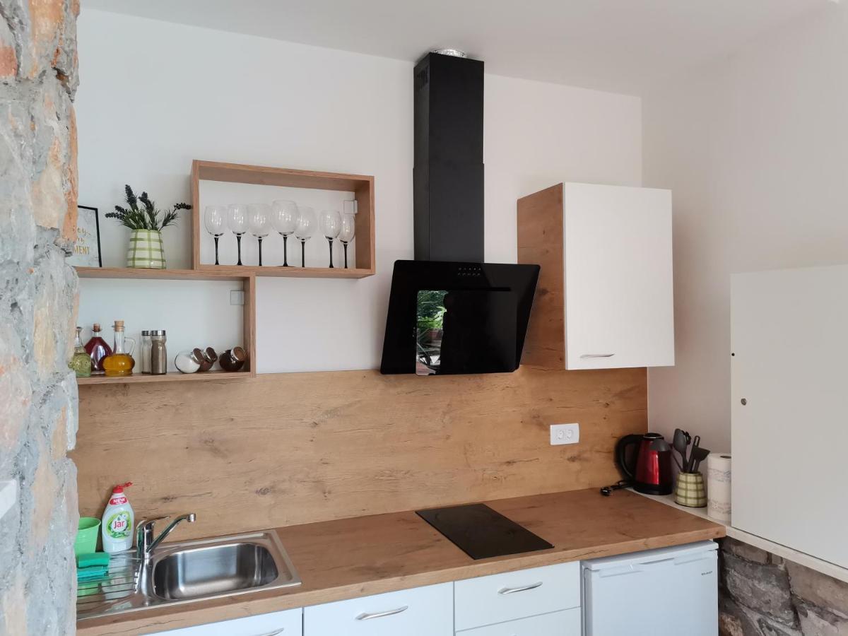 Apartments Sandra 로브란 외부 사진
